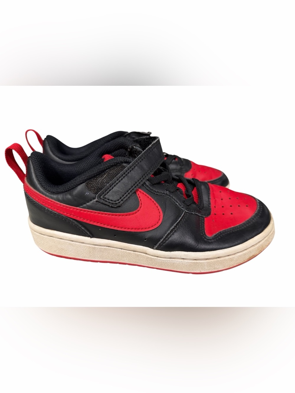 Nike Kids Black and Red Low-Top Sneakers with Hook-and-Loop Strap